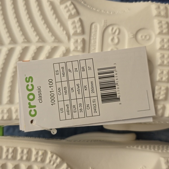 CROCS Classic Unisex Clogs in White Size 8 Womens Size 6 Mens - Picture 3 of 5